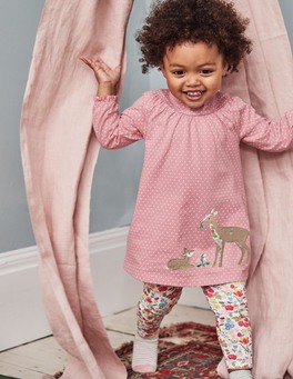 I spy new clothes Take your kids' style up a notch with the best European kids clothing brands that ship worldwide. You won't find these clothes in the mall stateside, so they're perfect for unique shower or birthday gifts.