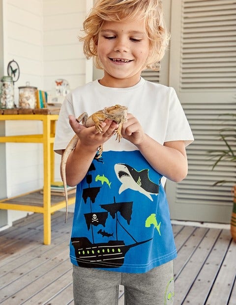 Underwater Graphic T-Shirt - Ecru Shark Shipwreck Underwater Graphic T-Shirt - Ecru Shark Shipwreck