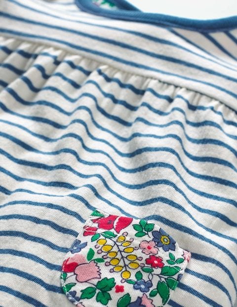 T-Shirt Réversible Tout Doux - Lit de fleurs multi T-Shirt Réversible Tout Doux - Lit de fleurs multi