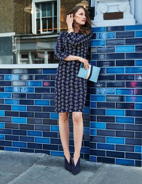 Robe Newlyn En Jacquard - Motif plante grimpante bleu marine Robe Newlyn En Jacquard - Motif plante grimpante bleu marine