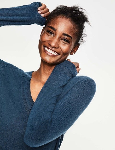 Cashmere Relaxed V-Neck Jumper - Seaweed Cashmere Relaxed V-Neck Jumper - Seaweed