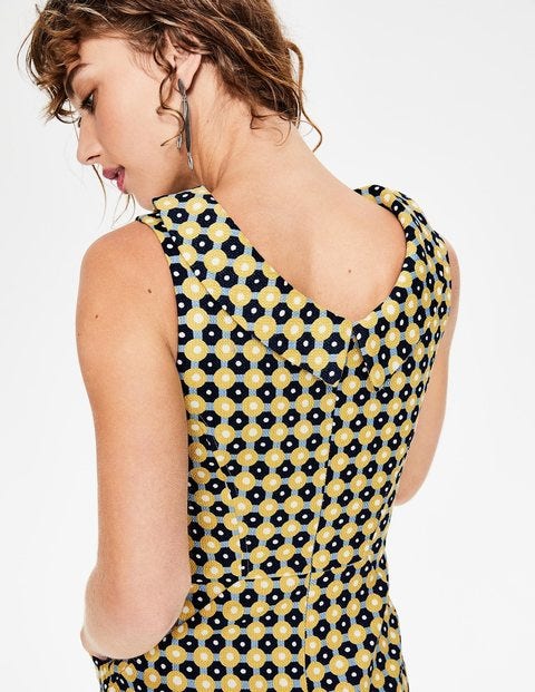 Martha Kleid Mit Ziernaht - Senfgelb, Gitter/Getupft Martha Kleid Mit Ziernaht - Senfgelb, Gitter/Getupft