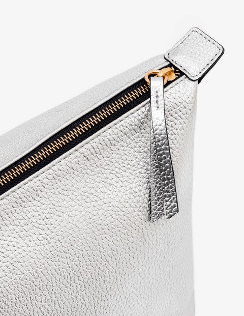Large Leather Washbag - Silver Metallic Large Leather Washbag - Silver Metallic