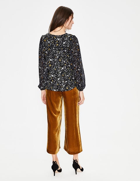 Violette Top - Black Mystic Woodland Violette Top - Black Mystic Woodland