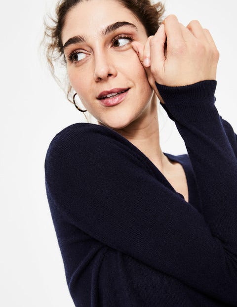 Lässiger Kaschmirpullover mit V-Ausschnitt - Navy Lässiger Kaschmirpullover mit V-Ausschnitt - Navy