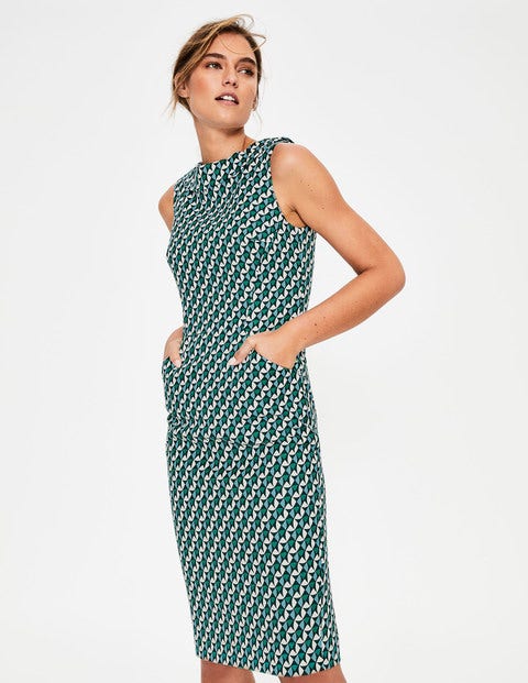 Martha Kleid Mit Ziernaht - Fischreiherblau, Grafisches Geomuster Martha Kleid Mit Ziernaht - Fischreiherblau, Grafisches Geomuster
