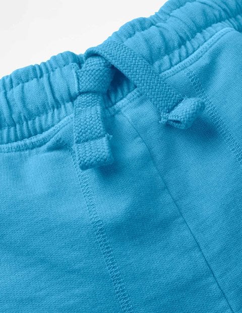 Stückgefärbte Sweatshorts - Atomic-Blau Stückgefärbte Sweatshorts - Atomic-Blau