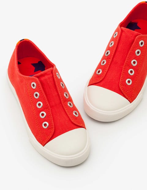 pull on canvas shoes