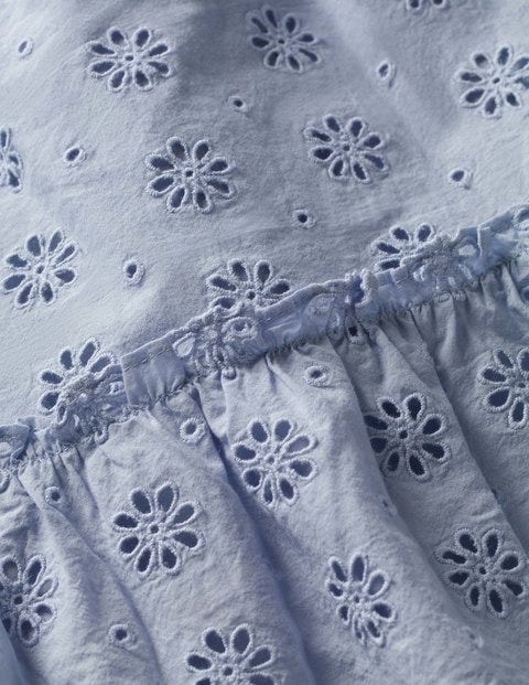 Gestuftes Midikleid Mit Stickerei - Glockenblumenblau Gestuftes Midikleid Mit Stickerei - Glockenblumenblau