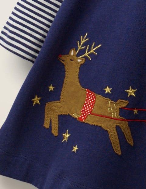Robe À Grand Appliqué Festif - Scène en traîneau bleu de Prusse Robe À Grand Appliqué Festif - Scène en traîneau bleu de Prusse