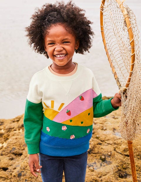 Bequemes Sweatshirt Mit Applikation - Gartenszene Bequemes Sweatshirt Mit Applikation - Gartenszene