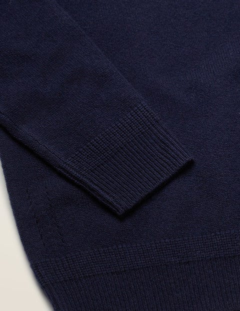 Lambswool Blend V-neck - Navy Lambswool Blend V-neck - Navy