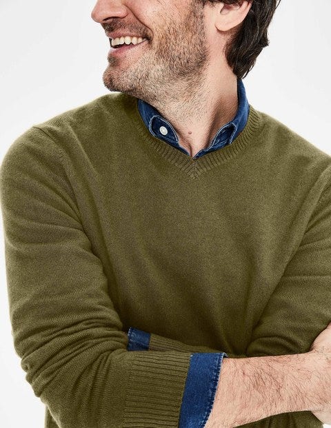 Cashmere V-Neck - Kiwi Green Cashmere V-Neck - Kiwi Green
