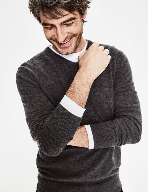 Bloomsbury V-Neck - Graphite Bloomsbury V-Neck - Graphite