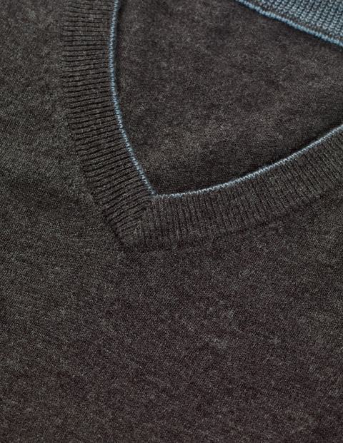 Bloomsbury V-Neck - Graphite Bloomsbury V-Neck - Graphite