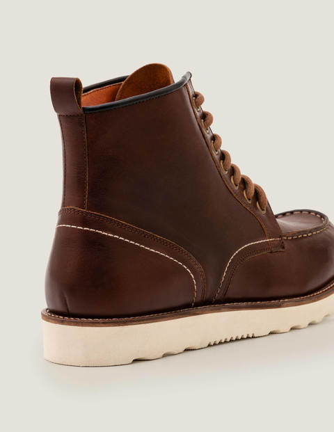 tan leather chukka boots