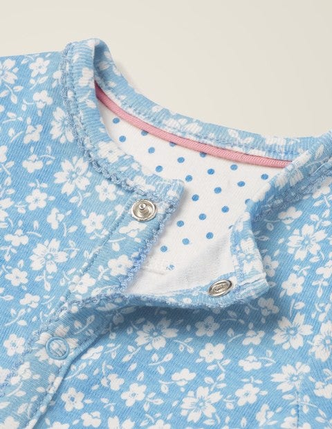 Gemusterter Schlafanzug - Helles Himmelblau, Vintage-Blumenmuster Gemusterter Schlafanzug - Helles Himmelblau, Vintage-Blumenmuster