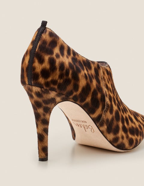 Chaussures Façon Bottines Heswall - Motif léopard fauve Chaussures Façon Bottines Heswall - Motif léopard fauve