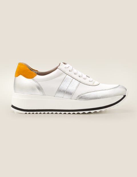on cloud tech running shoes