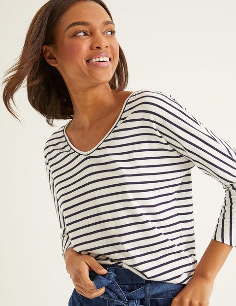 Supersoft Relaxed Voop Tee - Ivory/Navy Supersoft Relaxed Voop Tee - Ivory/Navy
