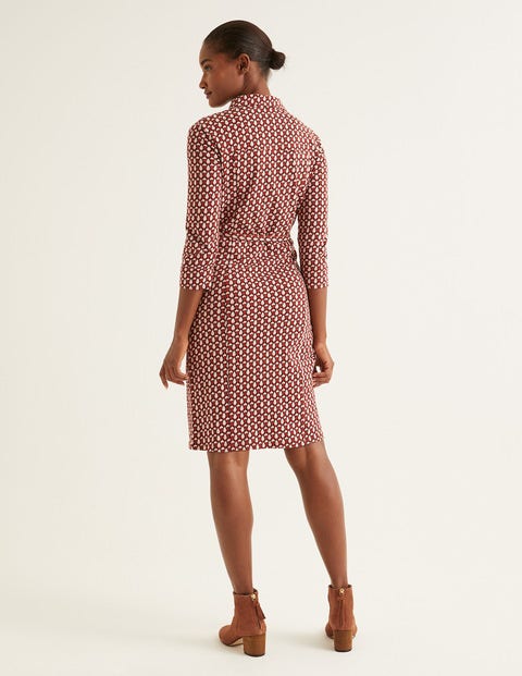 Tara Hemdblusenkleid Aus Jersey - Kastanienbraun, Geometrisches Blütenmuster Tara Hemdblusenkleid Aus Jersey - Kastanienbraun, Geometrisches Blütenmuster