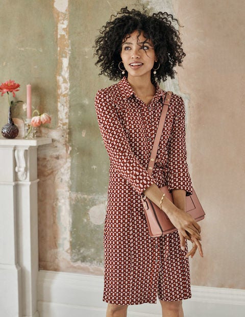 Tara Hemdblusenkleid Aus Jersey - Kastanienbraun, Geometrisches Blütenmuster Tara Hemdblusenkleid Aus Jersey - Kastanienbraun, Geometrisches Blütenmuster