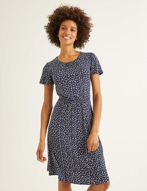 Robe Evangeline en jersey - Bleu marine, motif Ditsy Petal Robe Evangeline en jersey - Bleu marine, motif Ditsy Petal