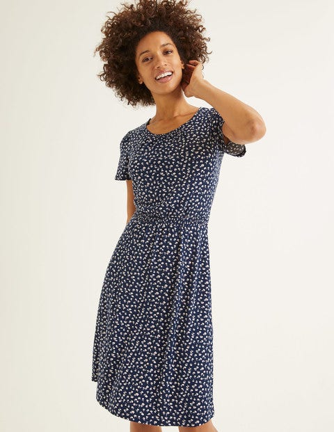 Robe Evangeline en jersey - Bleu marine, motif Ditsy Petal Robe Evangeline en jersey - Bleu marine, motif Ditsy Petal