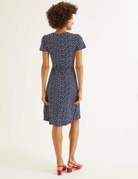 Robe Evangeline en jersey - Bleu marine, motif Ditsy Petal Robe Evangeline en jersey - Bleu marine, motif Ditsy Petal
