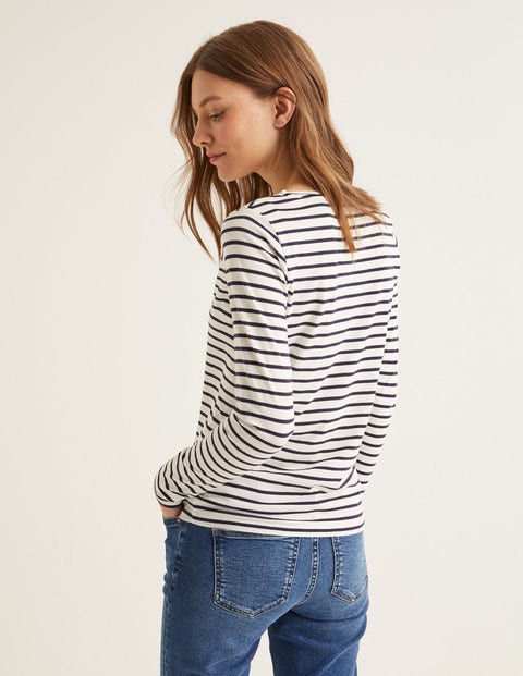 Supersoft V-Neck Tee - Ivory/Navy Supersoft V-Neck Tee - Ivory/Navy