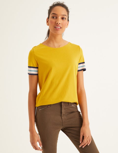Kurzarmshirt Mit Gestreiften Bündchen - Safrangelb/Bunt Kurzarmshirt Mit Gestreiften Bündchen - Safrangelb/Bunt