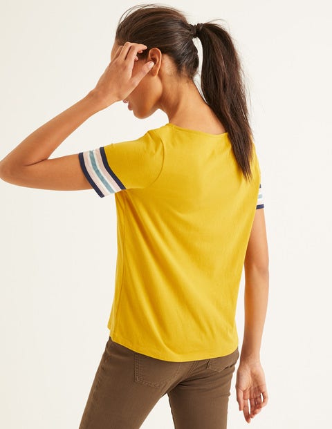 Kurzarmshirt Mit Gestreiften Bündchen - Safrangelb/Bunt Kurzarmshirt Mit Gestreiften Bündchen - Safrangelb/Bunt
