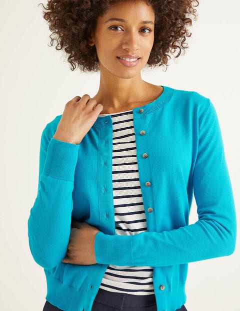 Amelia Cardigan Mit Rundhalsausschnitt - Lagunenblau Amelia Cardigan Mit Rundhalsausschnitt - Lagunenblau