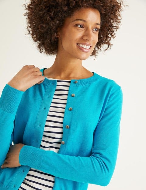 Amelia Cardigan Mit Rundhalsausschnitt - Lagunenblau Amelia Cardigan Mit Rundhalsausschnitt - Lagunenblau