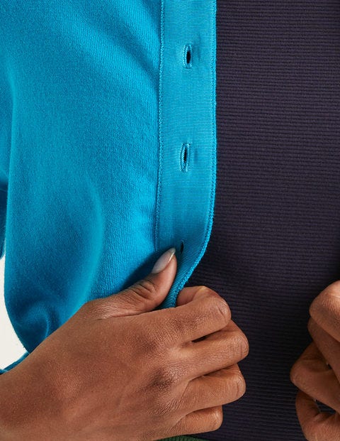 Amelia Kurzer Cardigan - Lagunenblau Amelia Kurzer Cardigan - Lagunenblau
