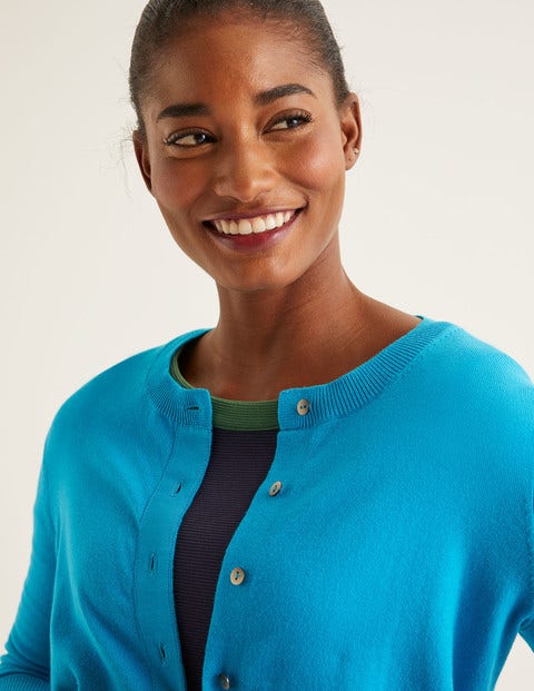 Amelia Kurzer Cardigan - Lagunenblau Amelia Kurzer Cardigan - Lagunenblau