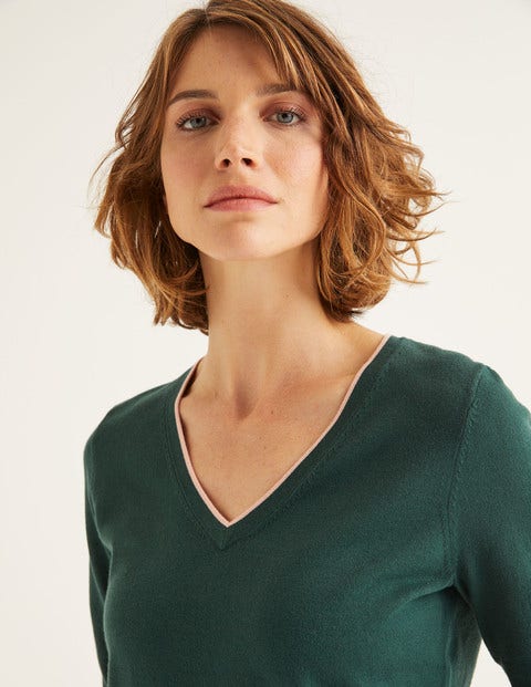 Elina V-Neck Jumper - Midnight Garden/Pink Tipping Elina V-Neck Jumper - Midnight Garden/Pink Tipping