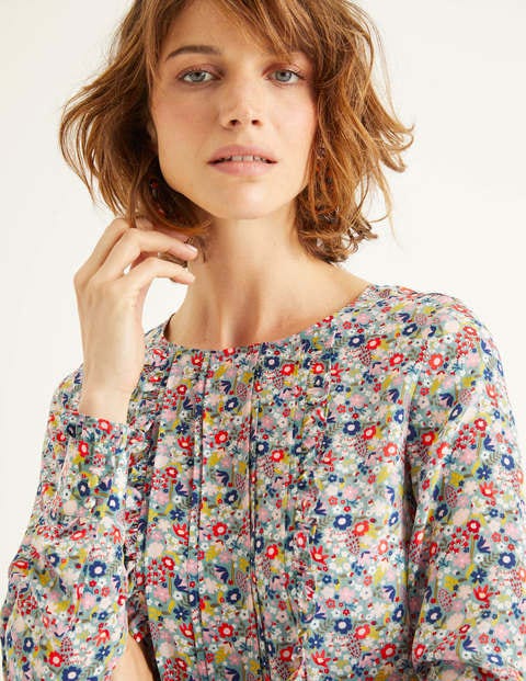 Matilda Seidenbluse - Mittelblau, Blumenwiese Matilda Seidenbluse - Mittelblau, Blumenwiese