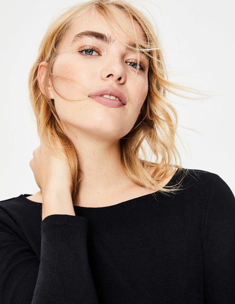Essential Boatneck - Black Essential Boatneck - Black