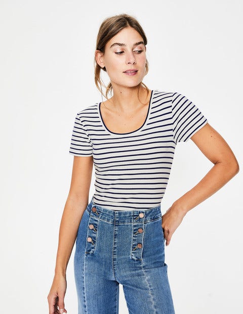 Essential Short Sleeve Tee - Ivory/Navy Essential Short Sleeve Tee - Ivory/Navy