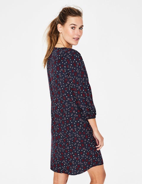 Robe Vanessa - Motif Sketchy Stars bleu marine Robe Vanessa - Motif Sketchy Stars bleu marine