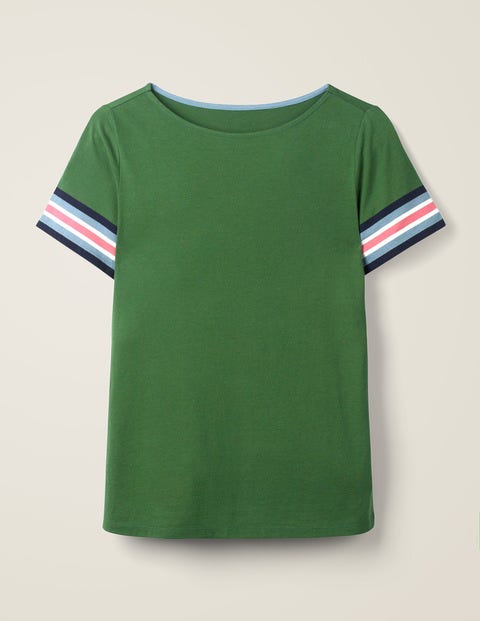 Kurzarmshirt Mit Gestreiften Bündchen - Bohnengrün/Bunt Kurzarmshirt Mit Gestreiften Bündchen - Bohnengrün/Bunt
