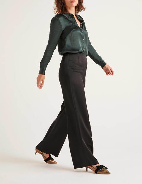 Amney Hose mit weitem Bein aus Satin - Schwarz Amney Hose mit weitem Bein aus Satin - Schwarz