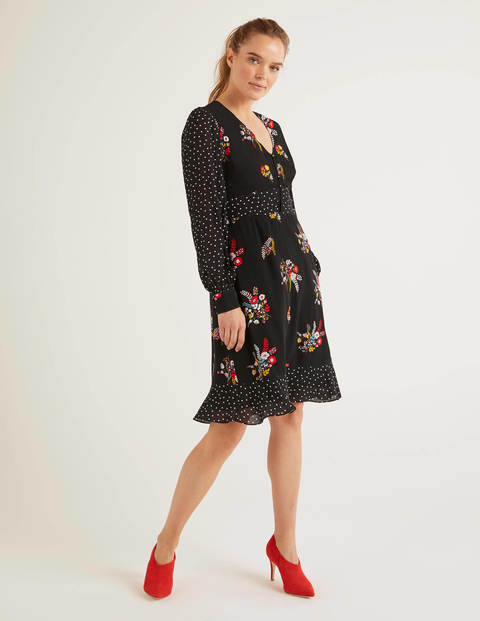 Kleid in schwarz mit Blumenmuster