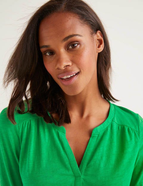 The Cotton Notch Tee - Rich Emerald The Cotton Notch Tee - Rich Emerald