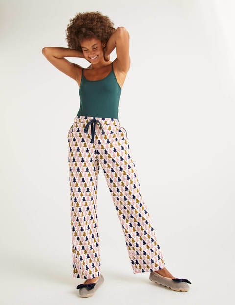 Bas de pyjama confortable Vanessa - Ivoire, motif arbres géométrique Bas de pyjama confortable Vanessa - Ivoire, motif arbres géométrique