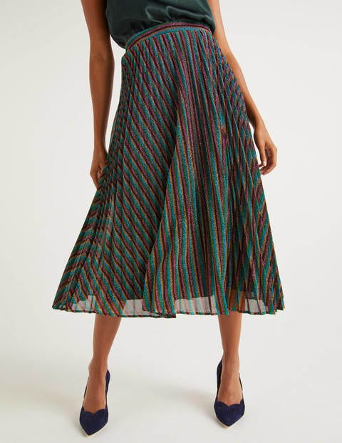 pleated midi skirt 7 little words