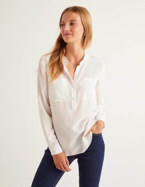 Kragenlose Seidenbluse - Naturweiß Kragenlose Seidenbluse - Naturweiß