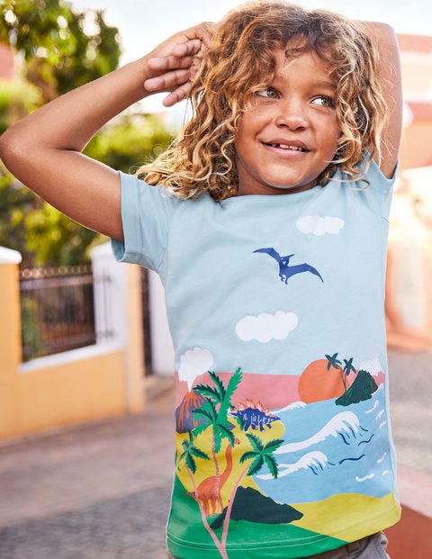 T-Shirt Mit Tropenszene - Helles Himmelblau, Dinoszene T-Shirt Mit Tropenszene - Helles Himmelblau, Dinoszene