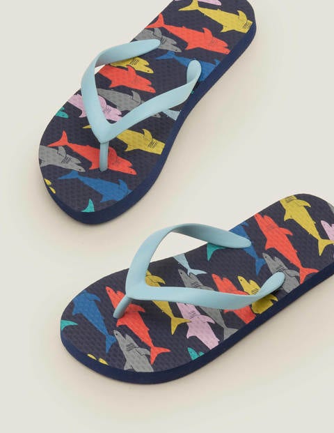 Gemusterte Flip-Flops - Bunt, Kleine Haie in Regenbogenfarben Gemusterte Flip-Flops - Bunt, Kleine Haie in Regenbogenfarben